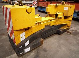 Demag AC 155 counterweight