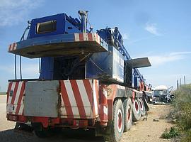 Liebherr LTM 1090 for parts