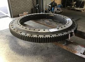 Demag HC 340 slew ring