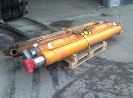 Manitex 30100 boom lift cylinder 