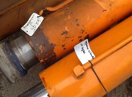 Manitex 30100 boom lift cylinder 