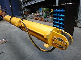 Liebherr LTM 1060-2  boom cylinder  