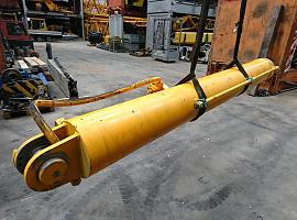 Liebherr LTM 1060-2  boom cylinder  