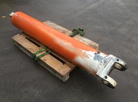 Demag AC 75 boom lift cylinder