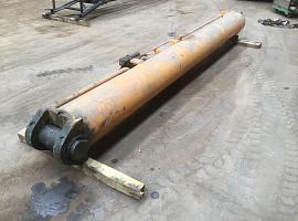 Krupp KMK 5100 boom cylinder
