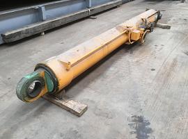 Krupp KMK 5100 boom cylinder