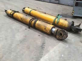 Liebherr LTM 1140 boom cylinder set