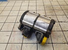 Liebherr LTM 1045-3.1 dual gear pump