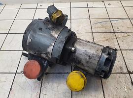 Liebherr LTM 1060 dual gear pump