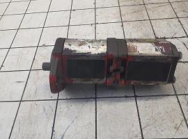 Liebherr LTM 1090 two stage gear pump