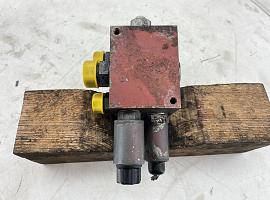Grove GMK 3055 axle blocking valve