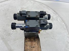 Grove GMK 3055 outrigger valve