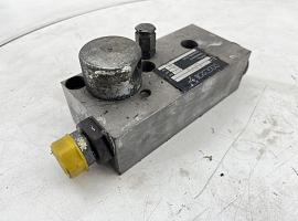 Grove GMK 3055 hand pump emergency