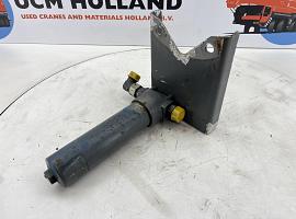 Grove GMK 3055 pressure filter with bracket