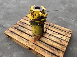 Grove GMK 3055 hydraulic swivel