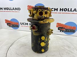 Grove GMK 3055 hydraulic swivel