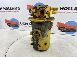 Grove GMK 3055 hydraulic swivel