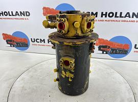 Grove GMK 3055 hydraulic swivel