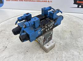 Grove GMK 3050 VALVE BLOCK SUPPORT