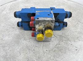Grove GMK 3050 VALVE BLOCK SUPPORT