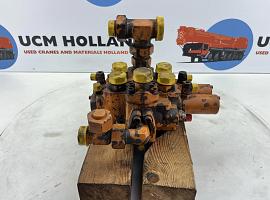 Krupp KMK 4070, 70GMT double controle block valve
