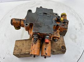 Krupp KMK 4070, 70GMT double controle block valve