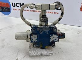 Grove GMK 3050 valve block slewing