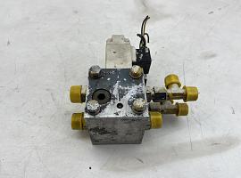 Grove GMK 3050 control block
