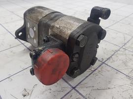 Liebherr LTM 1070 dual gear pump