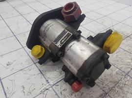 Liebherr LTM 1060/2 TWO-STAGE PUMP