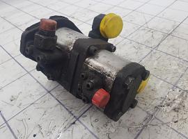 Liebherr LTM 1060/2 TWO-STAGE PUMP