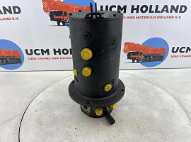 Grove GMK 3055 rotary lead through