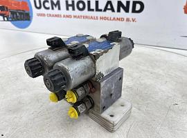 Grove GMK 5220 outrigger valve
