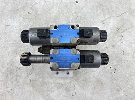 Grove GMK 5220 outrigger valve