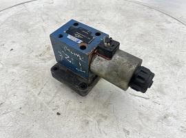 Liebherr LTM 1060/2 Directional control valve