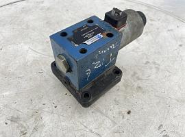 Liebherr LTM 1060/2 Directional control valve