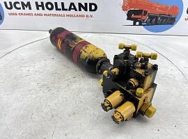 Liebherr LTM 1050-1 axle locking valve incl. accumulator