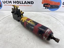 Liebherr LTM 1050-1 axle locking valve incl. accumulator