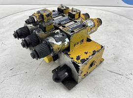 Liebherr LTM 1050-1 Slide valve block