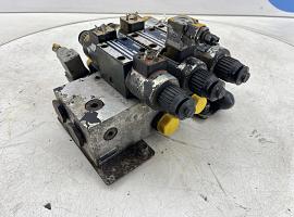 Liebherr LTM 1050-1 Slide valve block