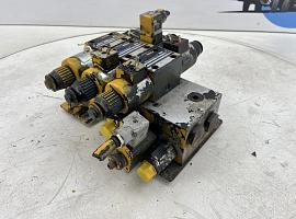 Liebherr LTM 1050-1 Slide valve block