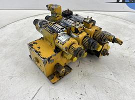 Liebherr LTM 1050-1 Slide valve block