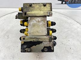 Liebherr LTM 1050-1 Slide valve block