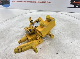 Liebherr LTM 1030/2 Control block ballasting
