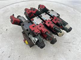 Krupp KMK 5100 outrigger control valve