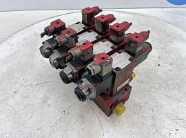 Krupp KMK 5100 outrigger control valve