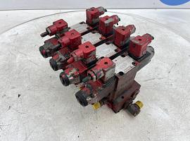 Krupp KMK 5100 outrigger control valve
