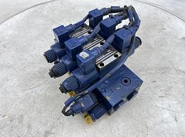Liebherr LTM 1030/2 Slide valve block outrigger