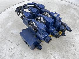 Liebherr LTM 1030/2 Slide valve block outrigger