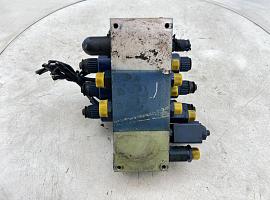 Liebherr LTM 1030/2 Slide valve block outrigger